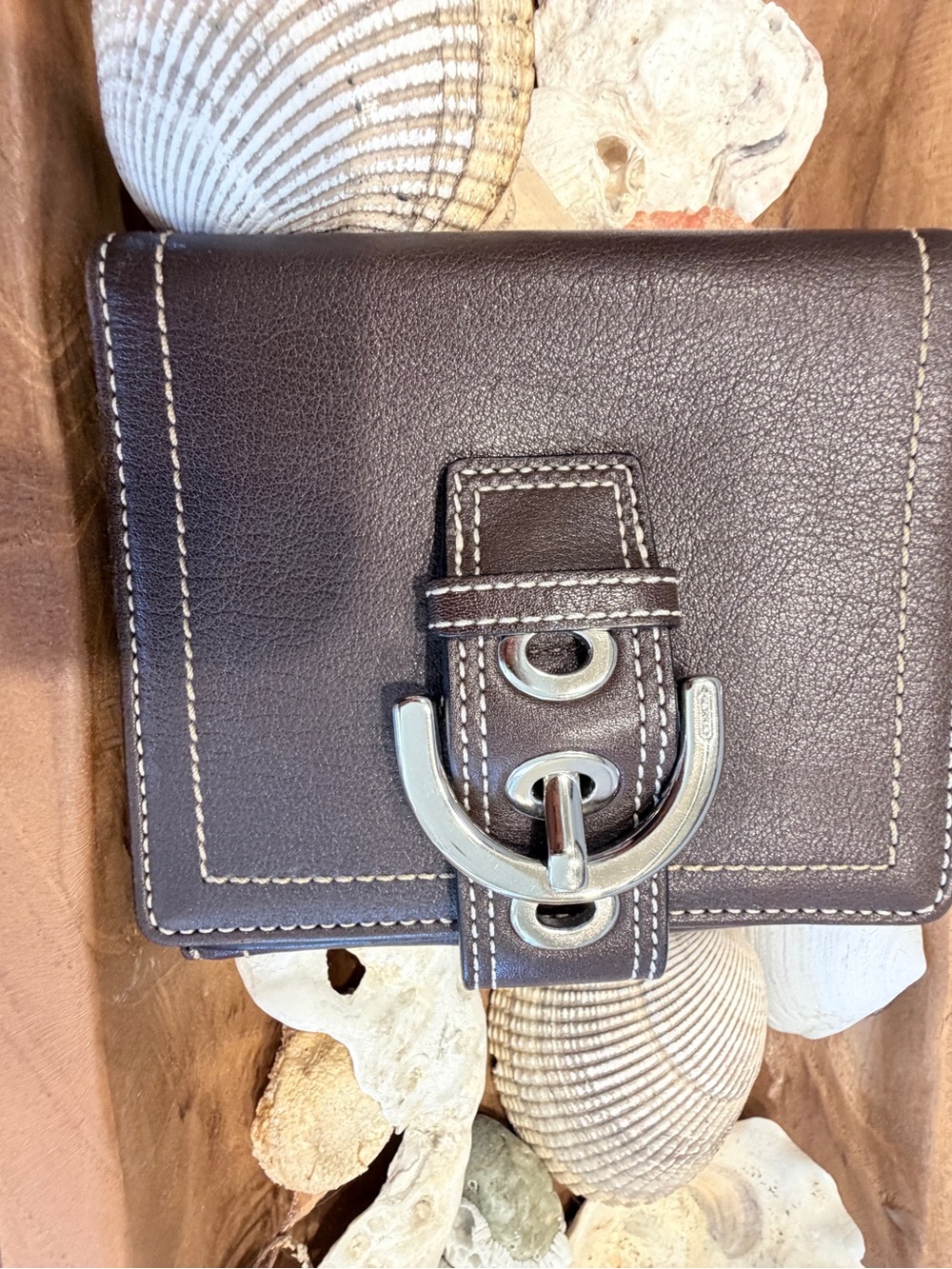 Vintage Coach Hamptons Soho Buckle Compact Wallet, mint condition! - Picture 8 of 8